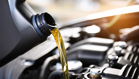 Why Oil Changes Matter More in Extreme Heat or Cold 